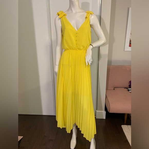 Stunning lemon yellow maxi dress🍋 - Picture 3 of 15